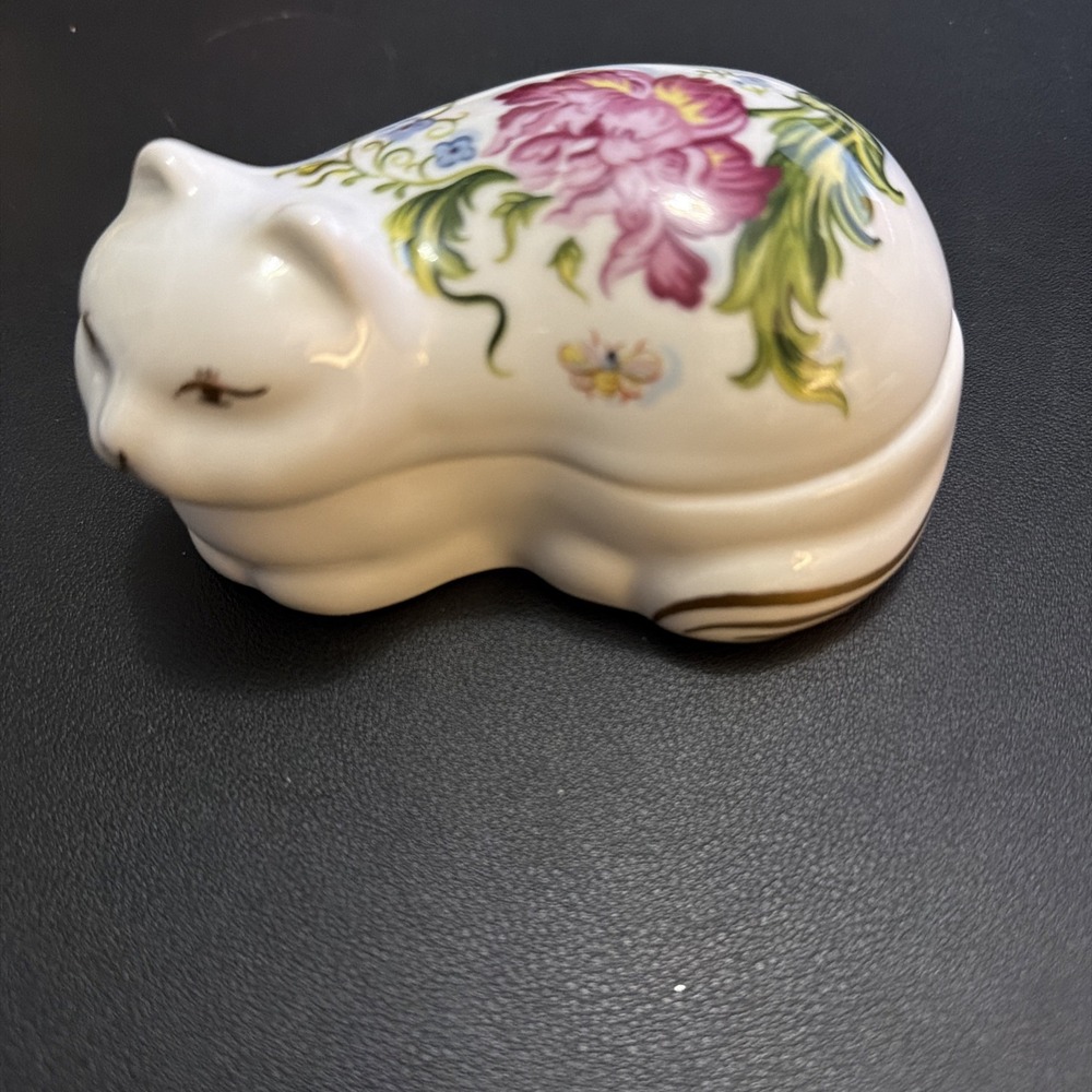Chelsea Gardens Made In Japan Exclusively For Elizabeth Arden 4" X 2.5"!